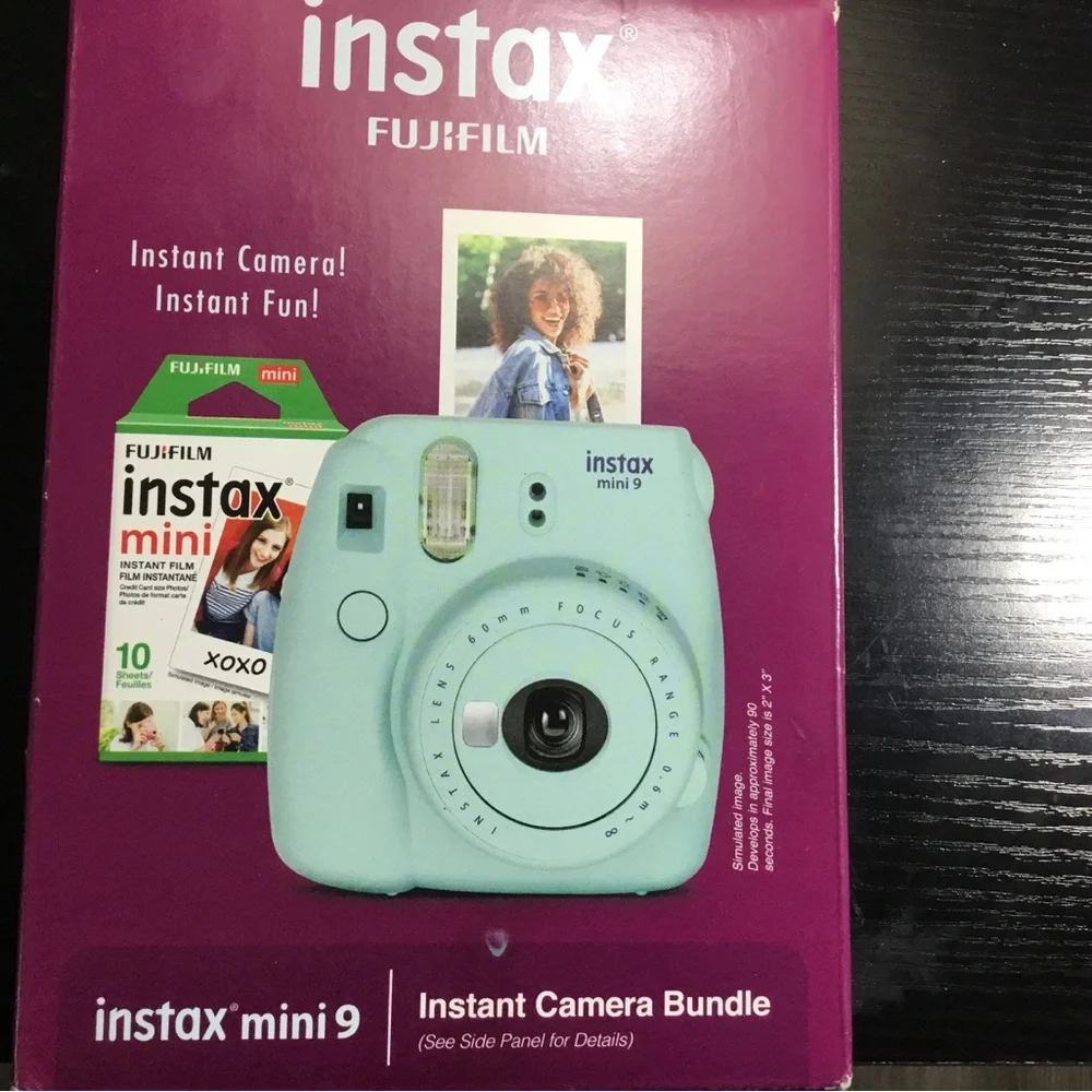 (221) NEW Fujifilm instax mini 9 Instant Camera Bundle Mint